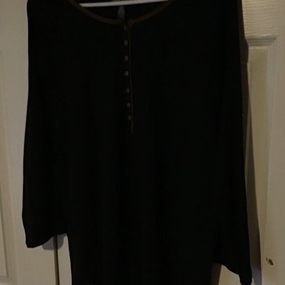 Sweater - Picture 1 of 3